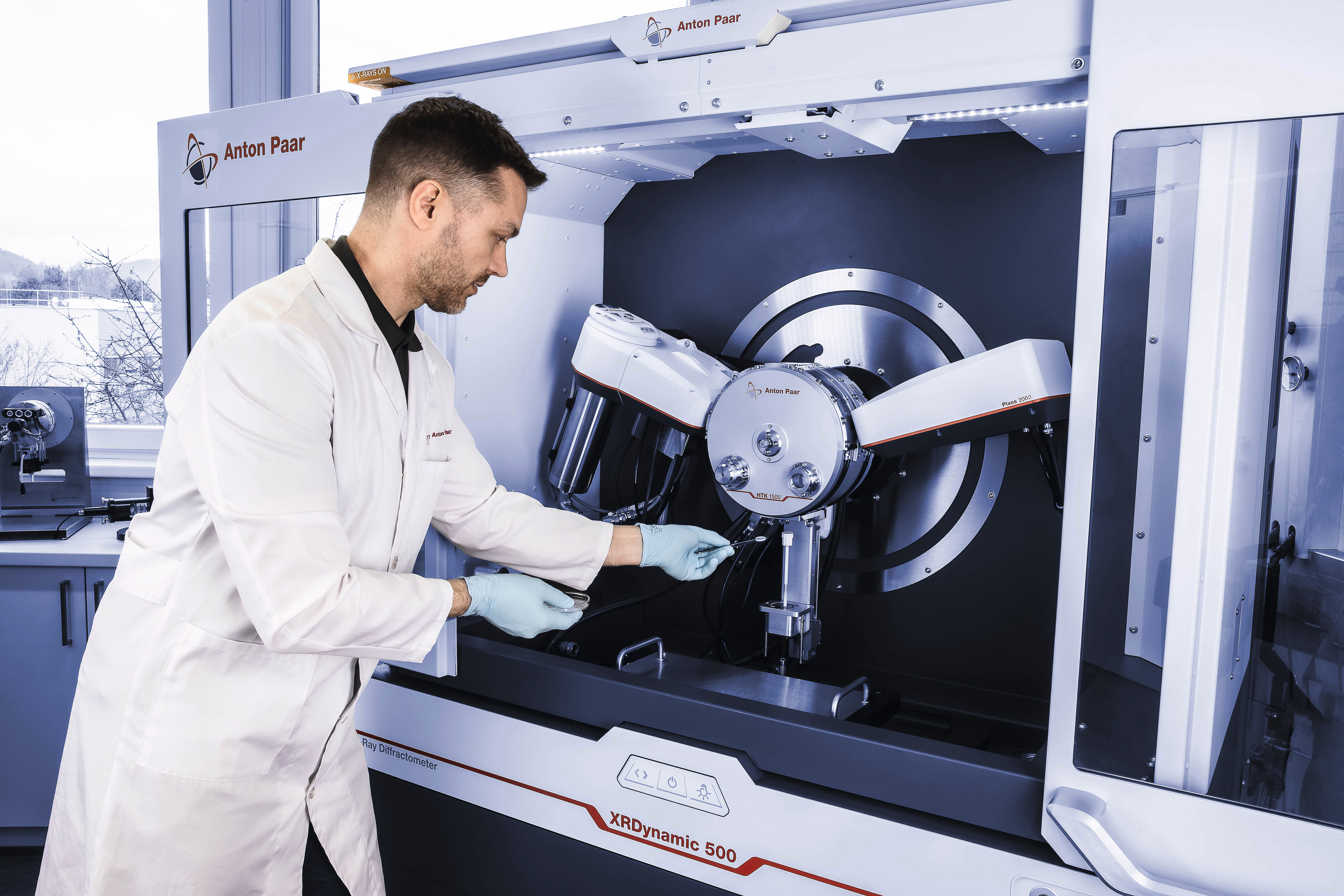 Más allá de la difracción: Explorando nanoestructuras con XRD y SAXS en un solo equipo