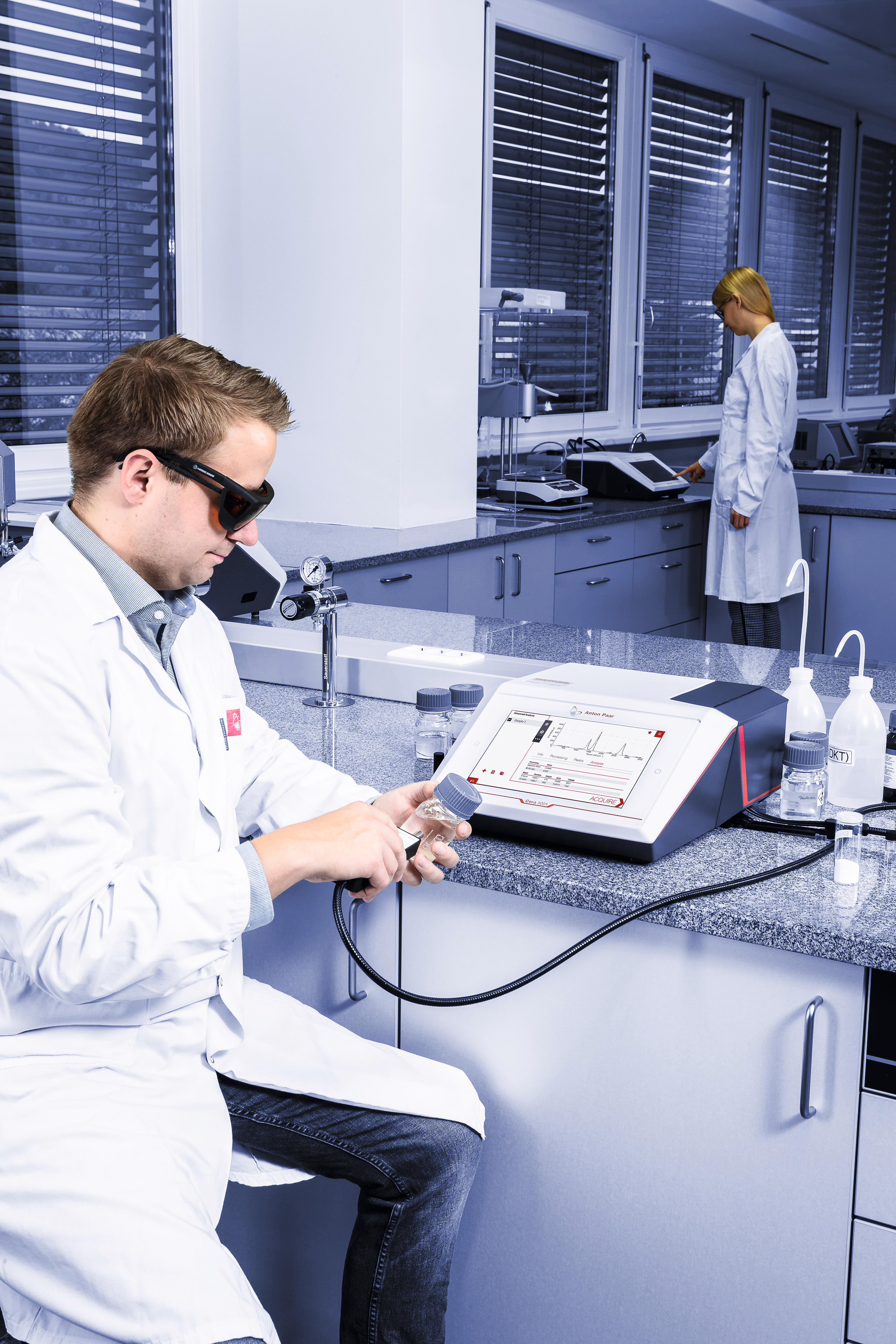 Chemische Reaktionen in Synthesereaktoren mit Raman-Spektroskopie live überwachen