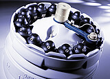 Minéralisation micro-ondes Le rotor 16SOLV MF100 étend les possibilités du Multiwave PRO pour la digestion et l'extraction assistée par micro-ondes des échantillons organiques et inorganiques et peut être facilement mis à jour pour des applications de digestion acide en interchangeant les bouchons à vis.