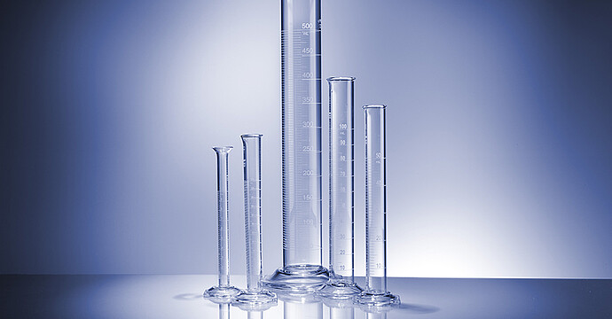 Accommodates a wide range of graduated cylinder sizes for full flexibility