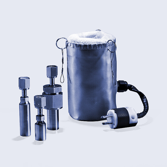 High-pressure sample cells and accessories for the Anton Paar iSorb HP gas sorption analyzer, including various stainless steel sample cells for powders, granules, films, and monoliths. A thermal insulation sleeve and a compact pressure booster with a 4:1 compression ratio are also shown, supporting cryogenic to elevated temperature experiments.