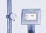 L-Rix inline refractometer mounted on a stainless steel pipe, connected to the Edge 7000 evaluation unit displaying real-time Brix, refractive index, and temperature measurements on its touchscreen interface.