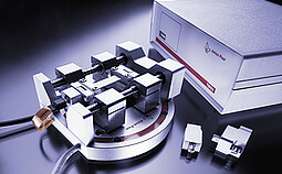 Estação de tensão TS 600 - Estação de amostras para estudos de difração de raios X no local de fenômenos de tensão / esforço em fibras, películas e filmes finos.