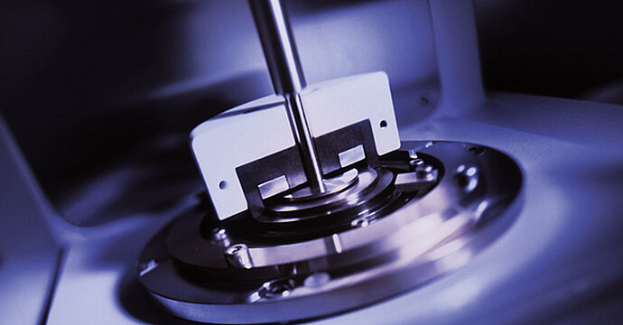 A patented technology keeps the sample in place even at high shear rates
