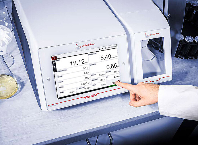 Více než 15 parametrů pouhým klepnutím Více než 15 parametrů pouhým klepnutím