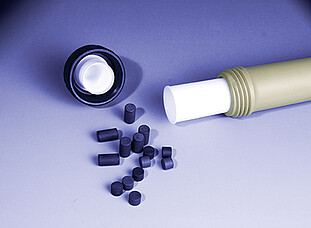 The cylindrically shaped passive heating elements are made of sintered silicon carbide (SiC). Due to its high microwave absorbance and excellent heat capacity, SiC can be used to efficiently heat low-absorbing solvents (toluene, dioxane, THF…) in a microwave environment. The cylindrically shaped passive heating elements are made of sintered silicon carbide (SiC). Due to its high microwave absorbance and excellent heat capacity, SiC can be used to efficiently heat low-absorbing solvents (toluene, dioxane, THF…) in a microwave environment.