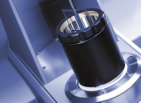 Analyse mécanique dynamique The Building Material Cell enables measurements of suspensions and paste-like substances with a particle size up to 5 mm, such as slurries, building materials and food.