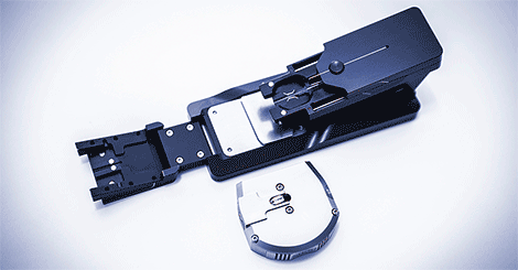 Fast and safe cantilever exchange Fast and safe cantilever exchange